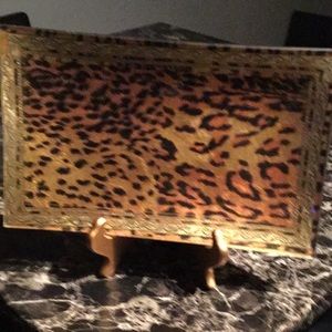 Leopard decoration with stand